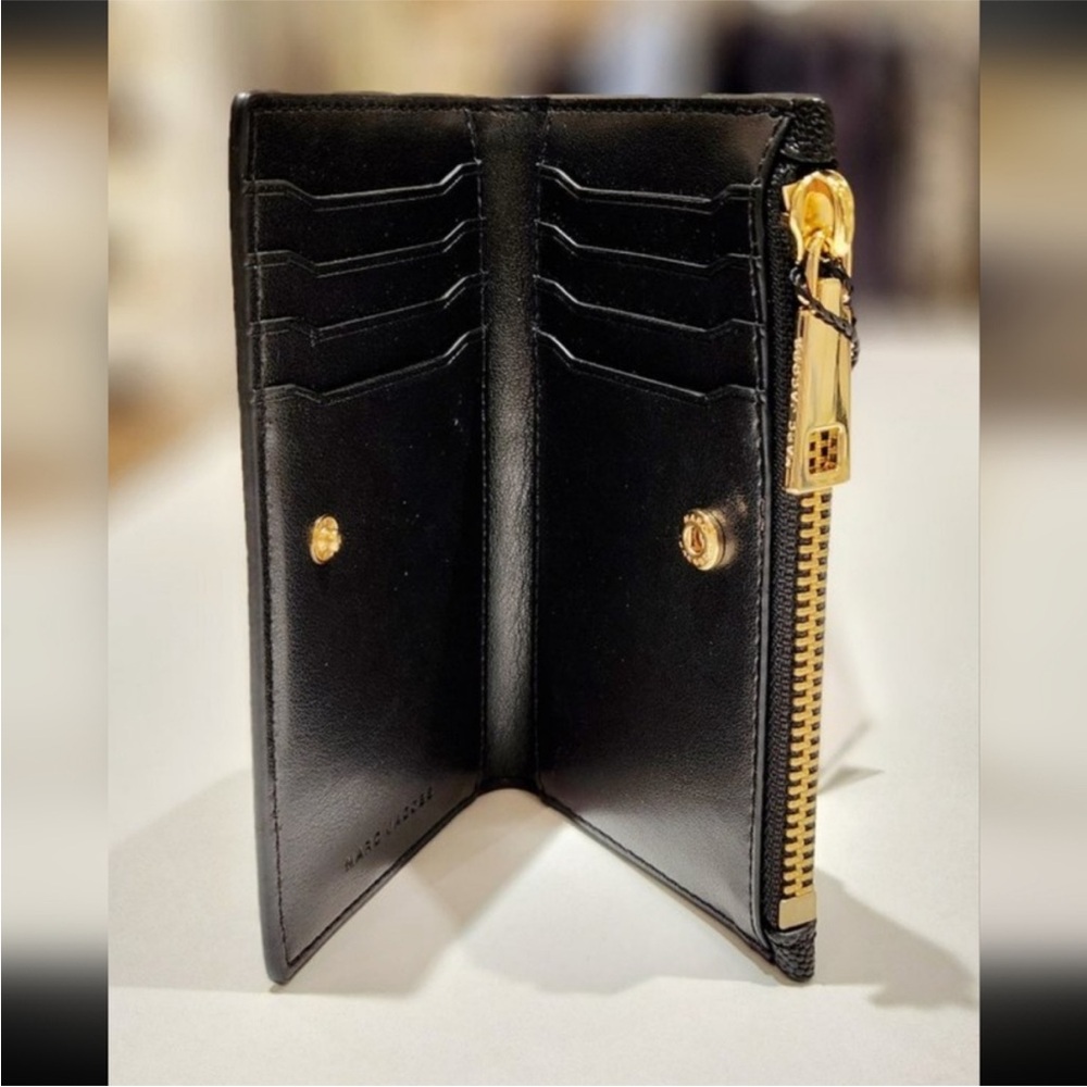 Marc Jacobs Black Textured wallet with Gold Accents. EUC! - Picture 2 of 11